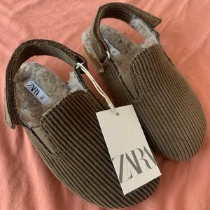 Zara toddler Sherpa line clogs